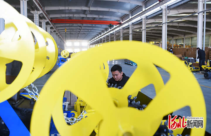 河北霸州：科技創(chuàng)新助力農(nóng)機(jī)“智”造2.jpg