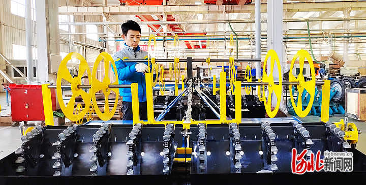 河北霸州：科技創(chuàng)新助力農(nóng)機(jī)“智”造1.jpg