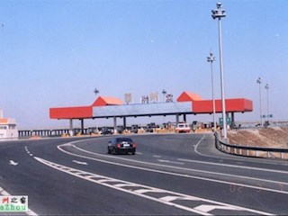 圖片：保津高速公路霸州市區(qū)段高速入口