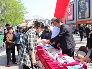 霸州市組織開展《中華人民共和國職業(yè)病防治法》宣傳周活動
