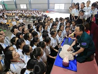 廊坊四院志愿者赴衡益中學進行急救知識講座
