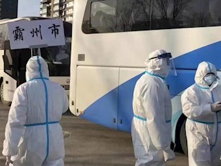 抗疫老兵再出發(fā) “疫”路逆行接學(xué)子——霸州市疾控中心衛(wèi)生健康綜合執(zhí)法大隊組織人員奔赴省會安全接回霸州籍留石學(xué)生