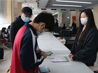勝芳行政綜合服務(wù)中心開辟“綠色通道”為學(xué)生集中辦理身份證