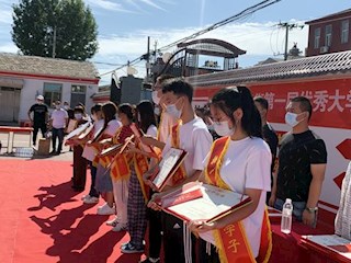 揚芬港鎮(zhèn)一街召開首屆優(yōu)秀大學(xué)生表彰大會