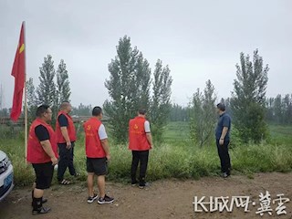 點(diǎn)贊！霸州防汛一線“志愿紅”