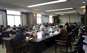 張淼主持召開市政府八屆四十八次常務(wù)會(huì)議