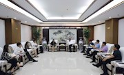 市長(zhǎng)張淼與蘇商集團(tuán)一行對(duì)接座談