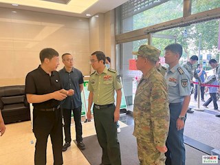 廊坊軍分區(qū)政委李林青蒞臨霸州檢查指導(dǎo)征兵工作