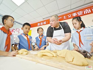 非遺體驗(yàn)點(diǎn)燃青少年文化傳承熱情